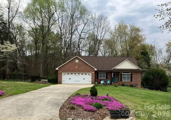 7982 King Arthurs Court, Denver, NC 28037