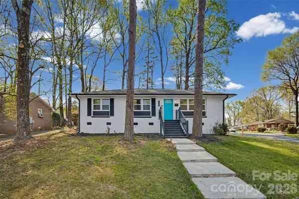 553 Derrydowne Drive, Charlotte, NC 28213