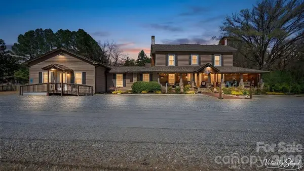 1307 Oakridge Farm Highway, Mooresville, NC 28115