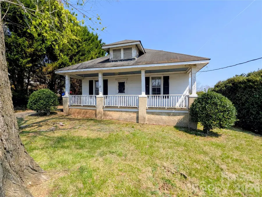507 S College Street, Morganton, NC 28655 - #3