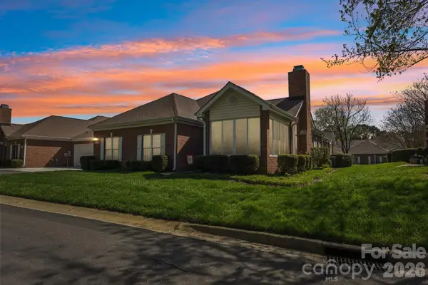 10816 Willow Crossing Drive, Charlotte, NC 28210