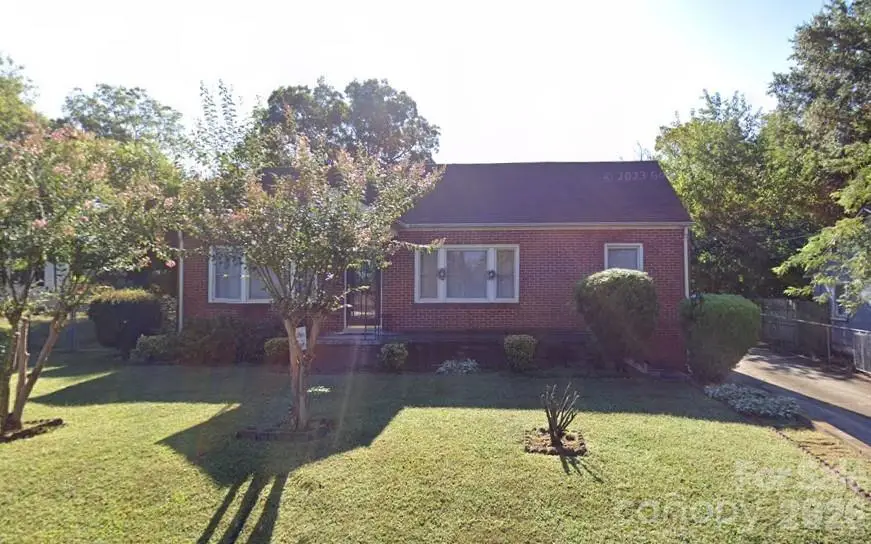 1050 3rd Street Drive Ne, Hickory, NC 28601 - #1