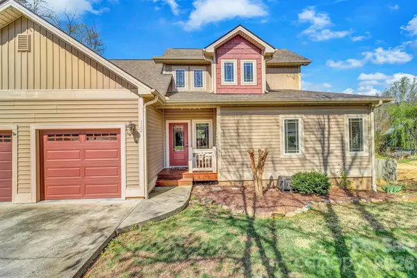 122 Craggy Street, Black Mountain, NC 28711