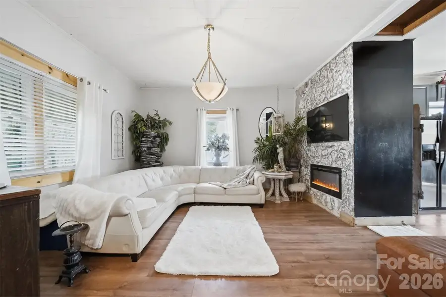 507 Oak Street Sw, Lenoir, NC 28645 - #3