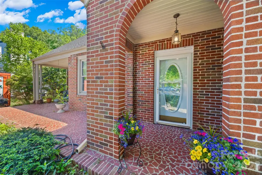 205 S Thompson Street, Shelby, NC 28150 - #2