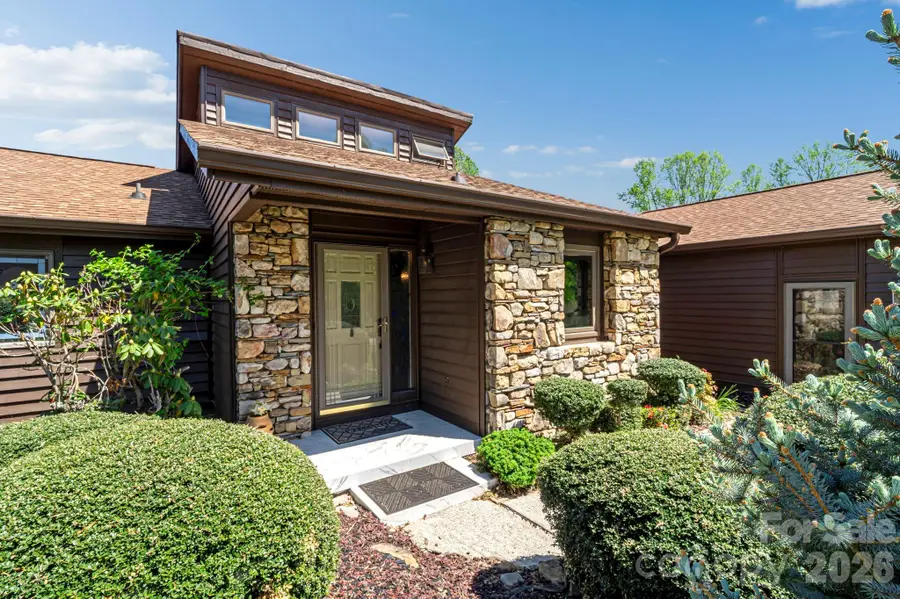 3104 Cove Loop Road, Hendersonville, NC 28739 - #3