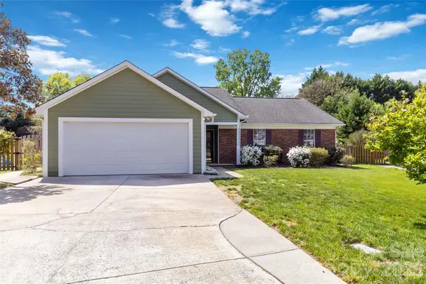 12100 Landing Green Drive, Charlotte, NC 28277