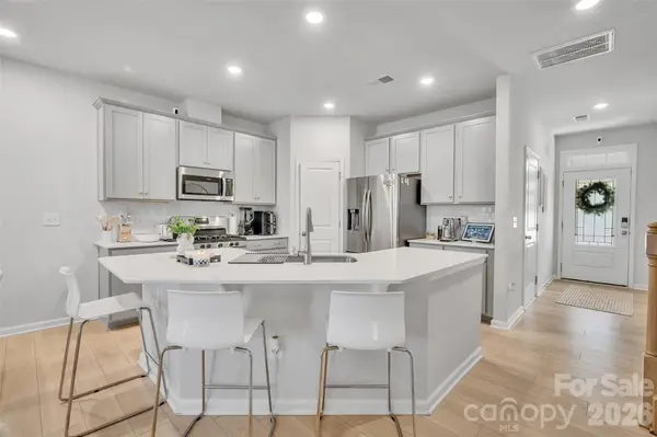 906 Park Bend Trail, Tega Cay, SC 29708