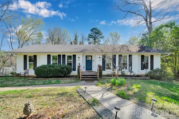301 Hillandale Drive, Charlotte, NC 28270
