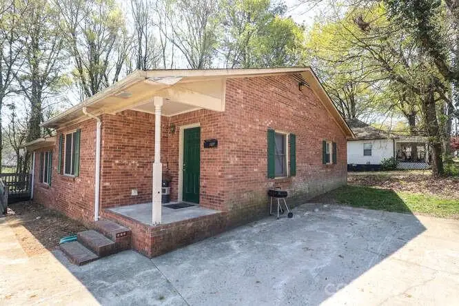 1401 W Mauney Avenue, Gastonia, NC 28052 - #1
