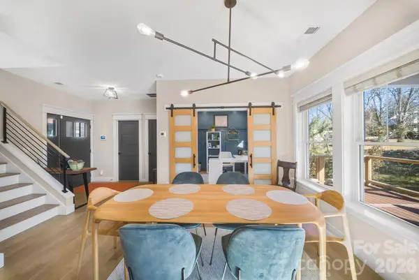 38 Acona Lane, Asheville, NC 28803