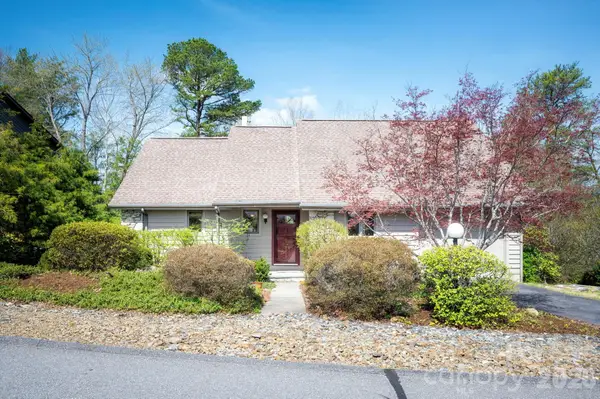 4 Zachary Ridge Road, Asheville, NC 28804