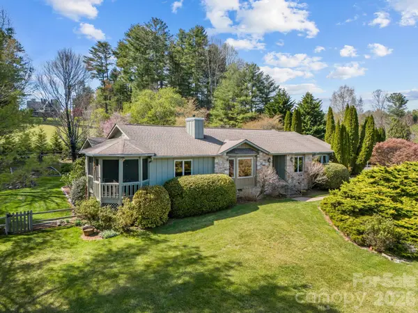 1531 Old Town Way, Hendersonville, NC 28739