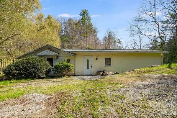 3903 Nc Hwy 213 Highway, Marshall, NC 28753