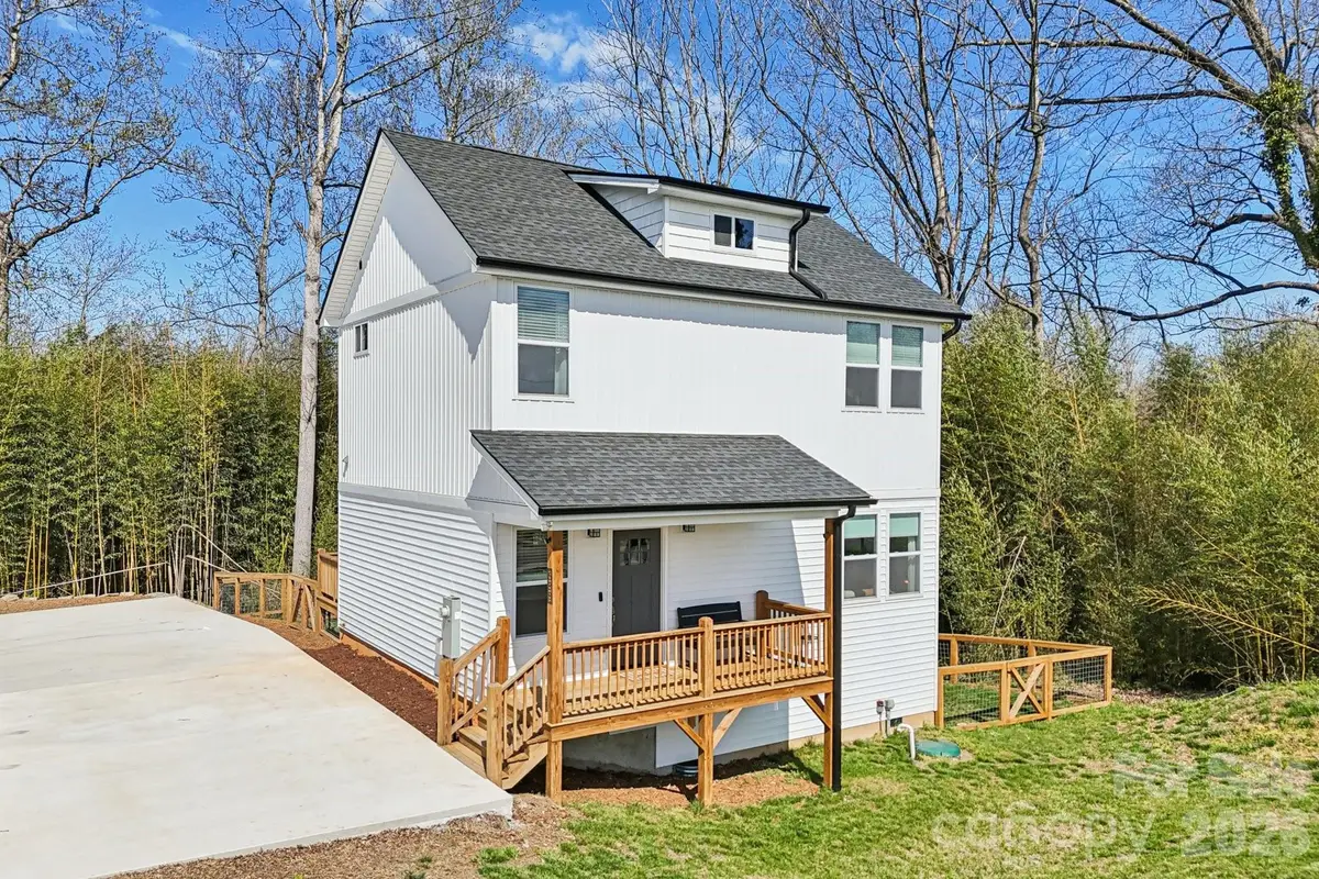 688 Dairy Street, Hendersonville, NC 28739 - #1