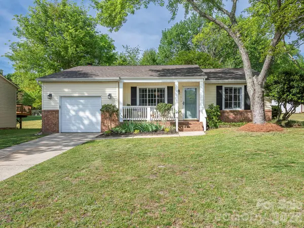 11613 Five Cedars Road, Charlotte, NC 28226