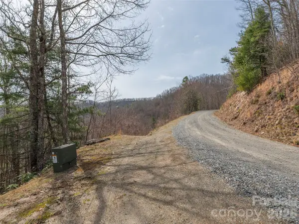 000 Sigogglin Road #17, Waynesville, NC 28786