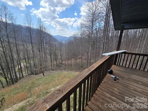 987 West Road, Hot Springs, NC 28743