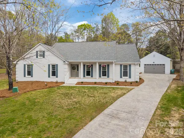 304 Epperstone Lane, Matthews, NC 28105