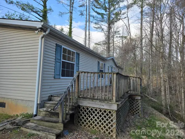 6 Woodland Street, Spruce Pine, NC 28777