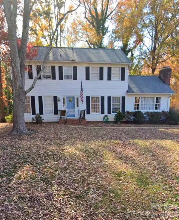 1135 Mclaughlin Drive, Charlotte, NC 28212