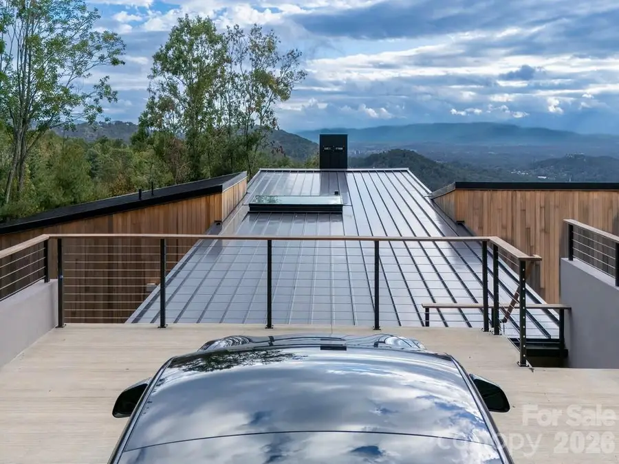 641 Elk Mountain Scenic Highway, Asheville, NC 28804 - #2