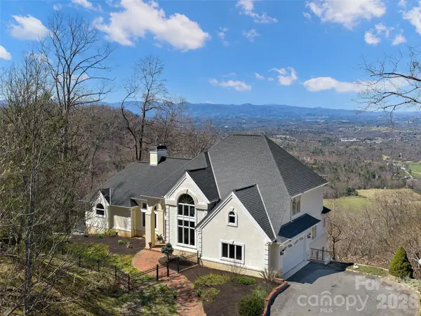 33 Elk Ridge Drive, Asheville, NC 28804