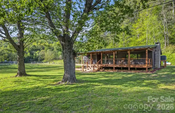 3385 Alarka Road, Bryson City, NC 28713