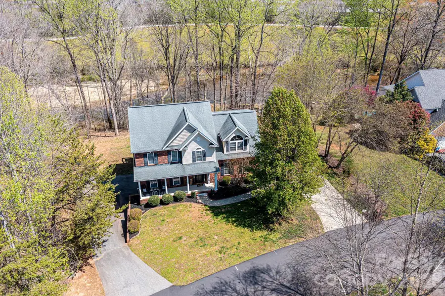 2586 Henry Falls Drive, Hickory, NC 28602 - #2