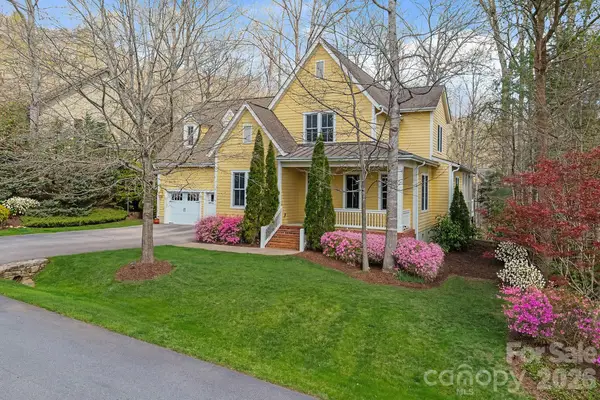 25 E Owl Creek Lane, Fairview, NC 28730