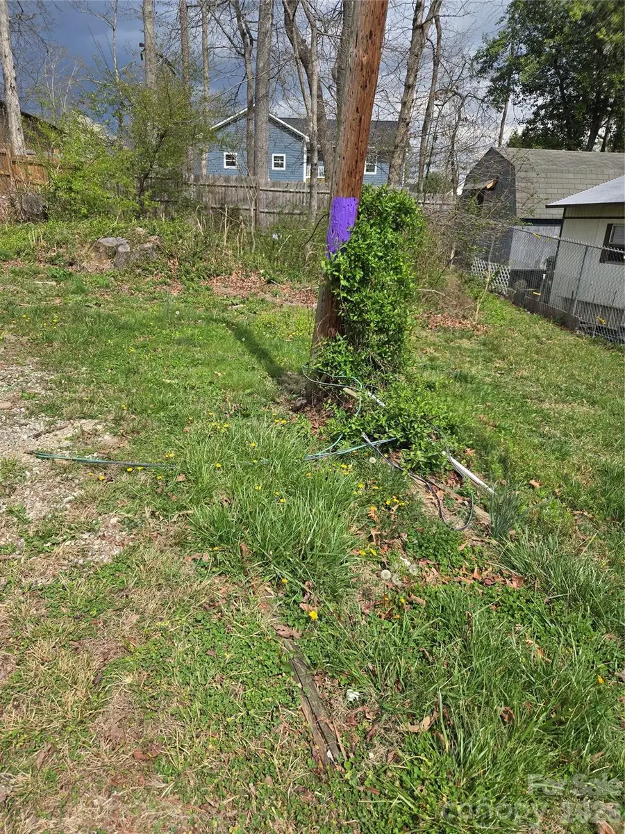 145 Carolina Circle #8, Hendersonville, NC 28792 - #3