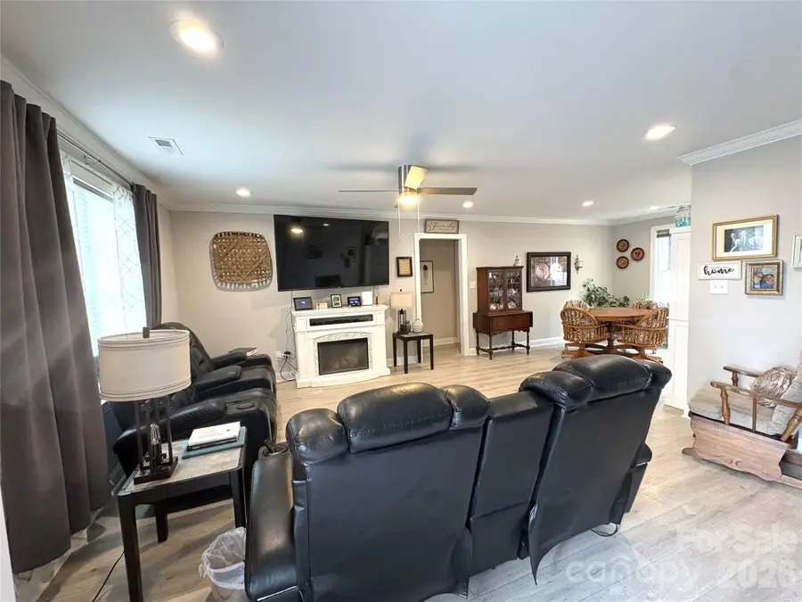 6724 Wylie Circle, Kershaw, SC 29067 - #3