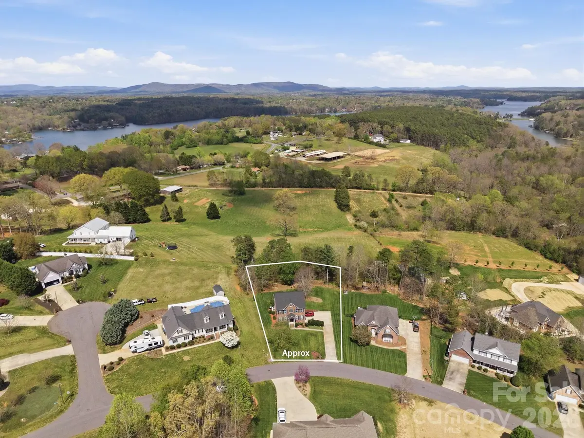 1951 46th Avenue Drive Ne, Hickory, NC 28601 - #1