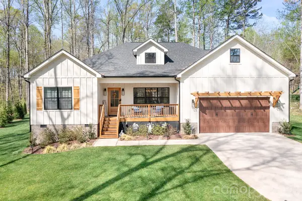 226 Carters Farm Drive, Statesville, NC 28625