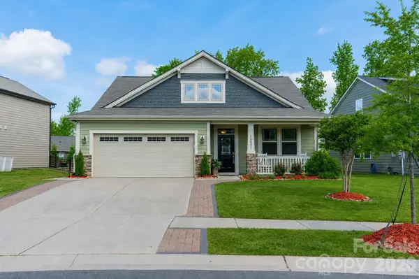 12807 Heath Grove Drive, Huntersville, NC 28078