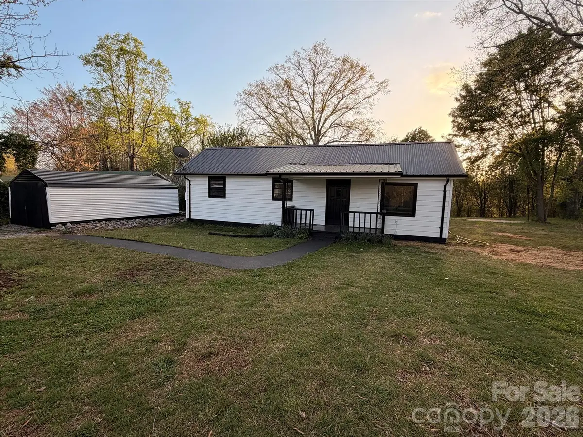 201 Cape Hickory Road, Hickory, NC 28601 - #1