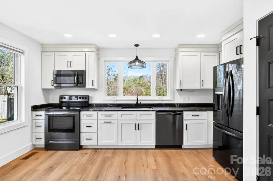 477 Oakdale Road, Waynesville, NC 28786 - #2