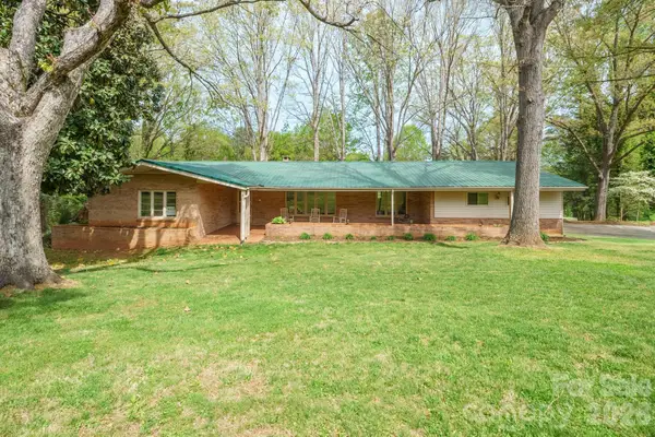 465 28th Avenue Lane Ne, Hickory, NC 28601