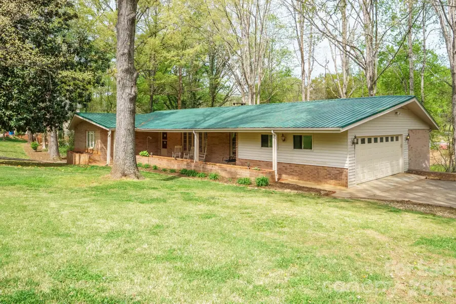 465 28th Avenue Lane Ne, Hickory, NC 28601 - #2