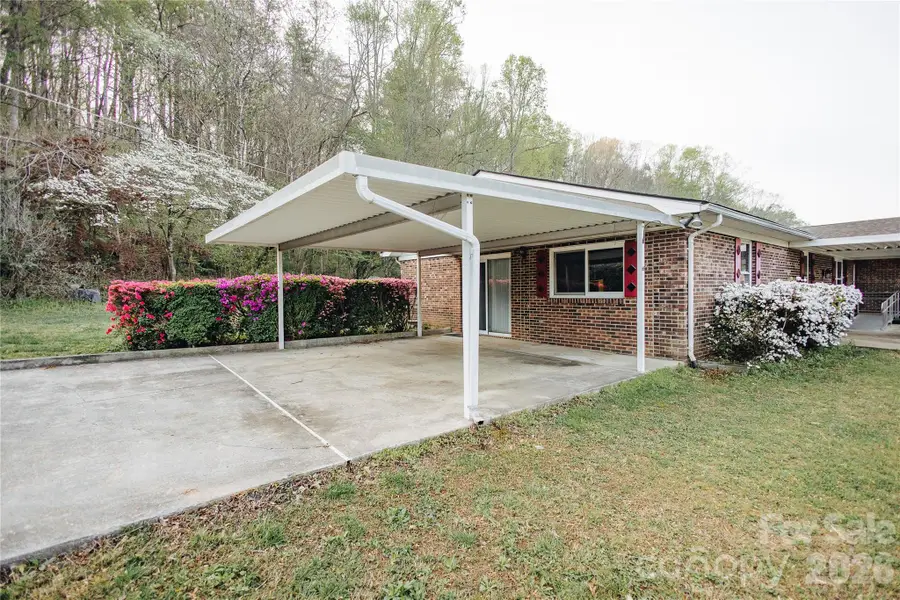 205 Bond Street, Marion, NC 28752 - #3