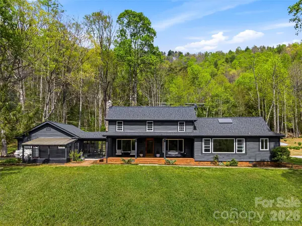 51 Mark Twain Road, Asheville, NC 28805