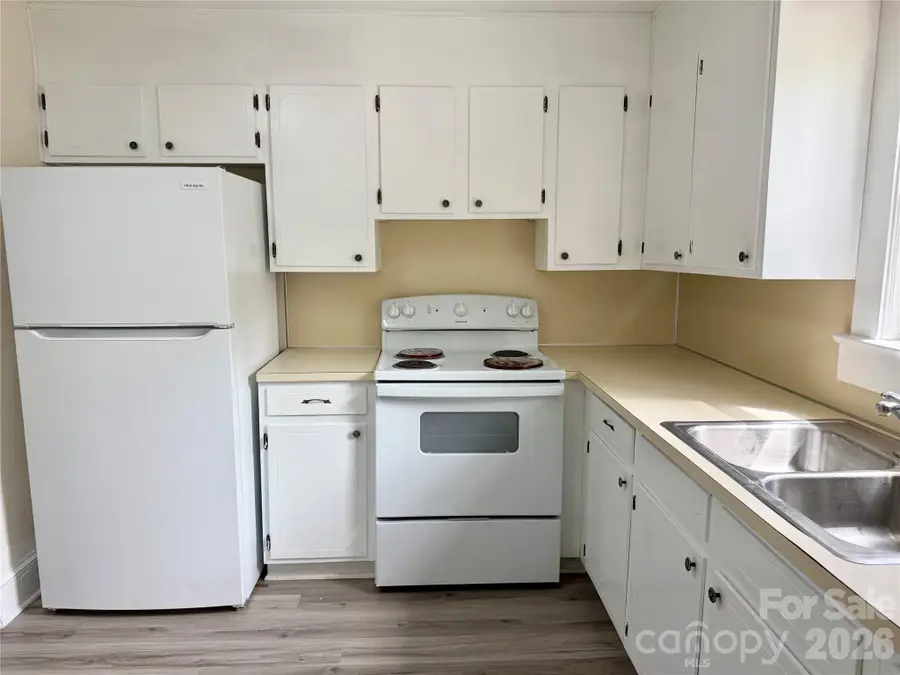 2025 28th Street Ne, Hickory, NC 28601 - #2