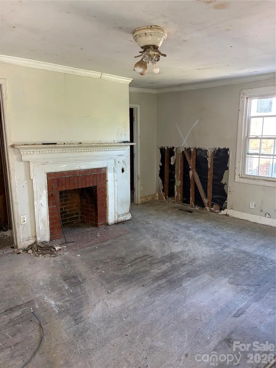 609 W Harvie Avenue, Gastonia, NC 28052 - #3