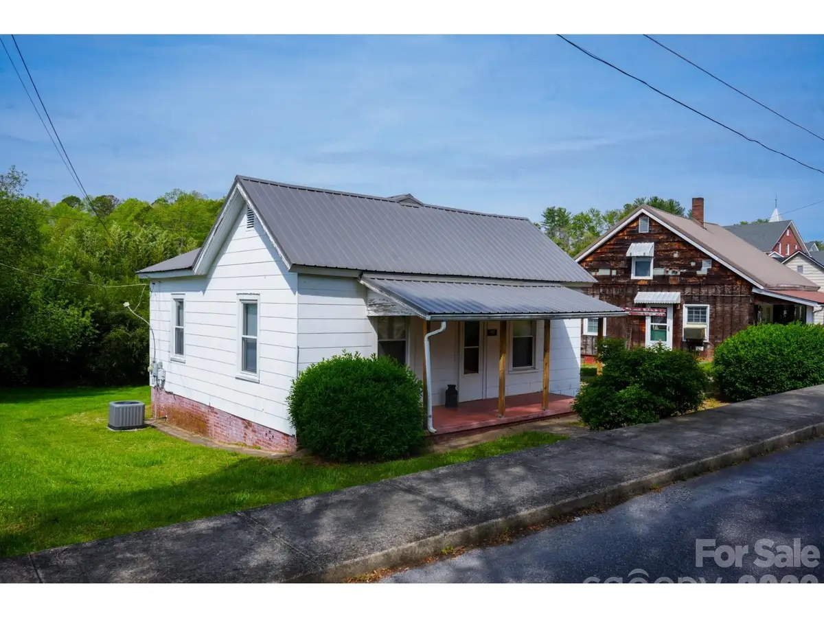 102 6th Em Street, Marion, NC 28752 - #1