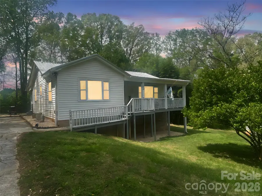 1506 28th Street Se, Newton, NC 28658 - #2