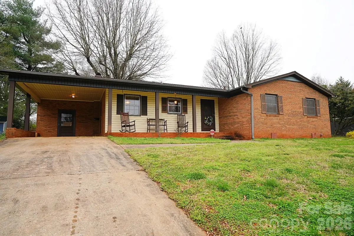 915 Woods Drive, Statesville, NC 28677 - #1