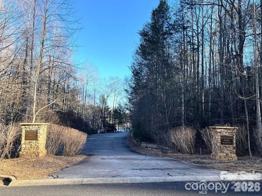 26 Mountain Parkway #26, Mill Spring, NC 28756 - #3