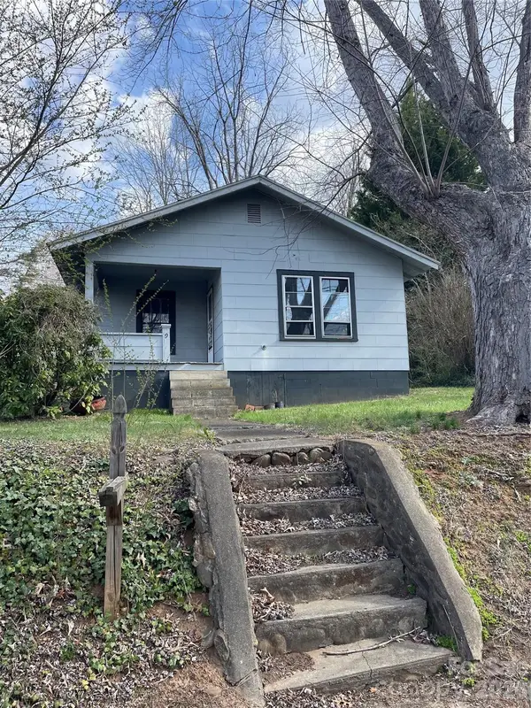 51 Holtzclaw Street, Canton, NC 28716