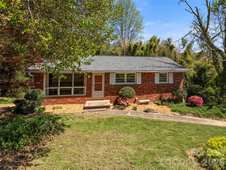 32 Hillendale Road, Asheville, NC 28805 - #3
