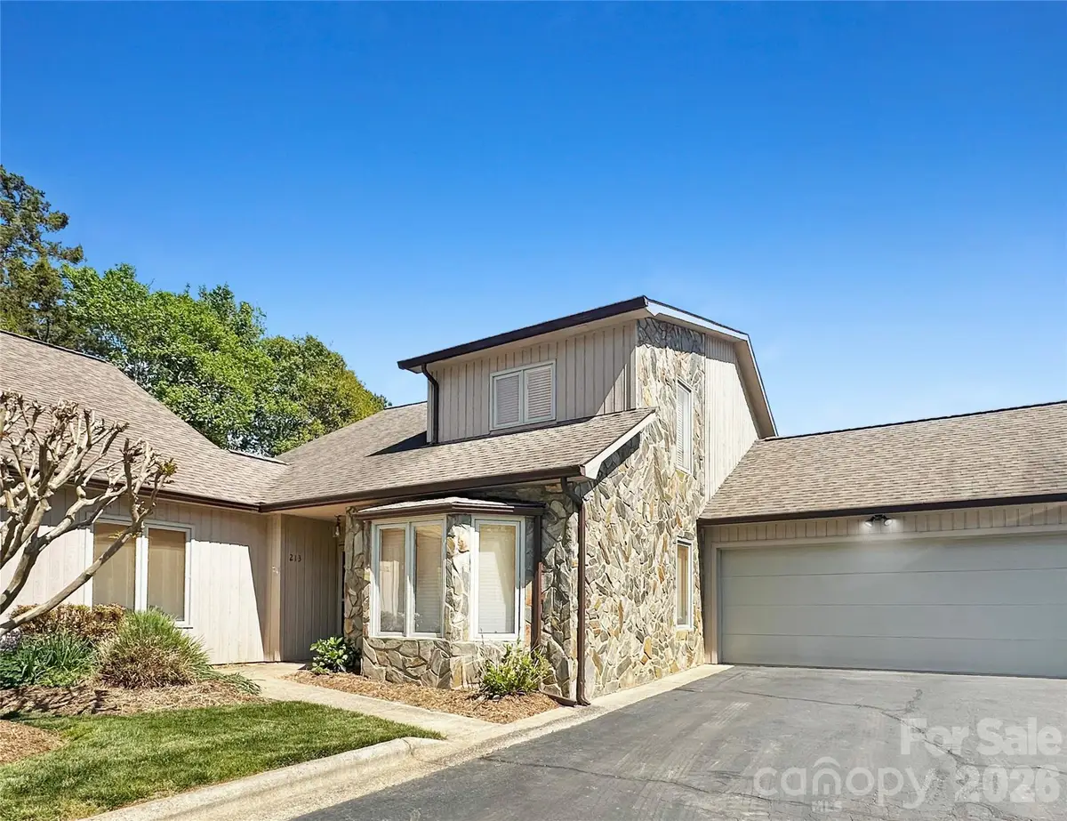 603 29th Avenue Ne #213, Hickory, NC 28601 - #1